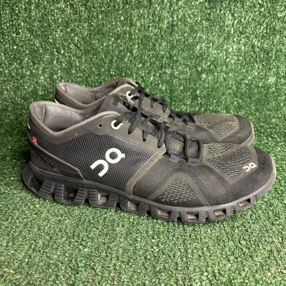 On Cloud X Lightweight Breathable Athletic Training Running Shoe Black Women 8.5